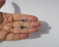 Boucles d’oreilles pendantes Lapis Lazuli Diamants deux Ors Art Déco - Castafiore