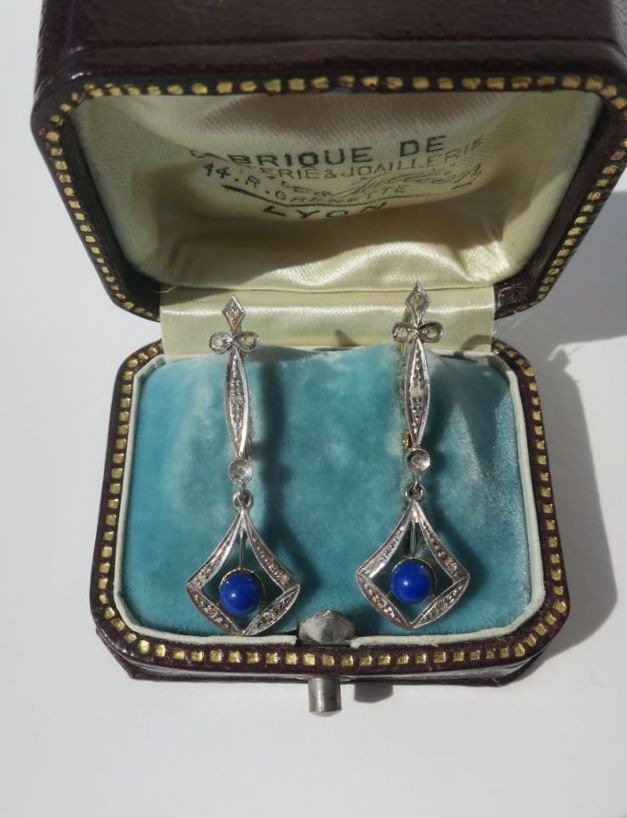 Boucles d’oreilles pendantes Lapis Lazuli Diamants deux Ors Art Déco - Castafiore