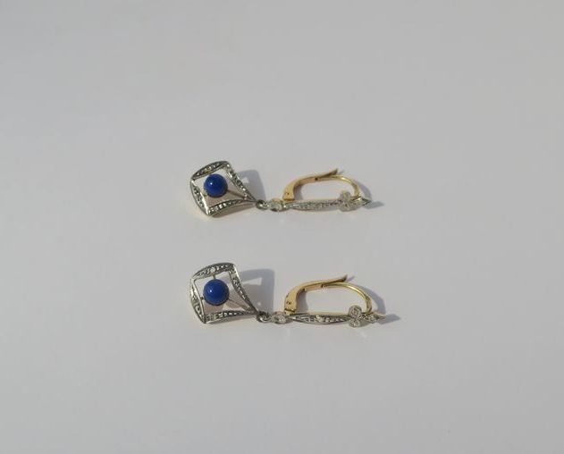 Boucles d’oreilles pendantes Lapis Lazuli Diamants deux Ors Art Déco - Castafiore