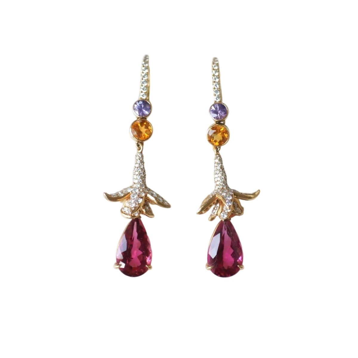 Boucles d'oreilles Pendantes LORENZ BAÜMER en or jaune, saphirs, héliodores, rubellites et diamants - Castafiore
