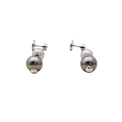 Earrings Mikimoto, white gold, beads and diamonds.