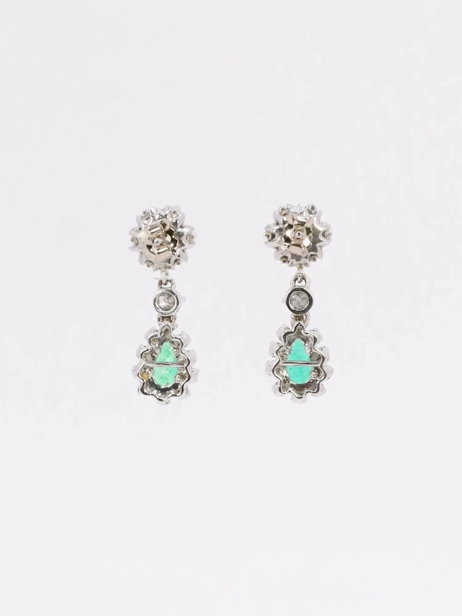 Boucles d'oreilles pendantes or blanc émeraudes diamants - Castafiore
