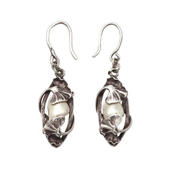 Boucles d'oreilles Pendantes PAUL DUMONT en argent et perles - Castafiore