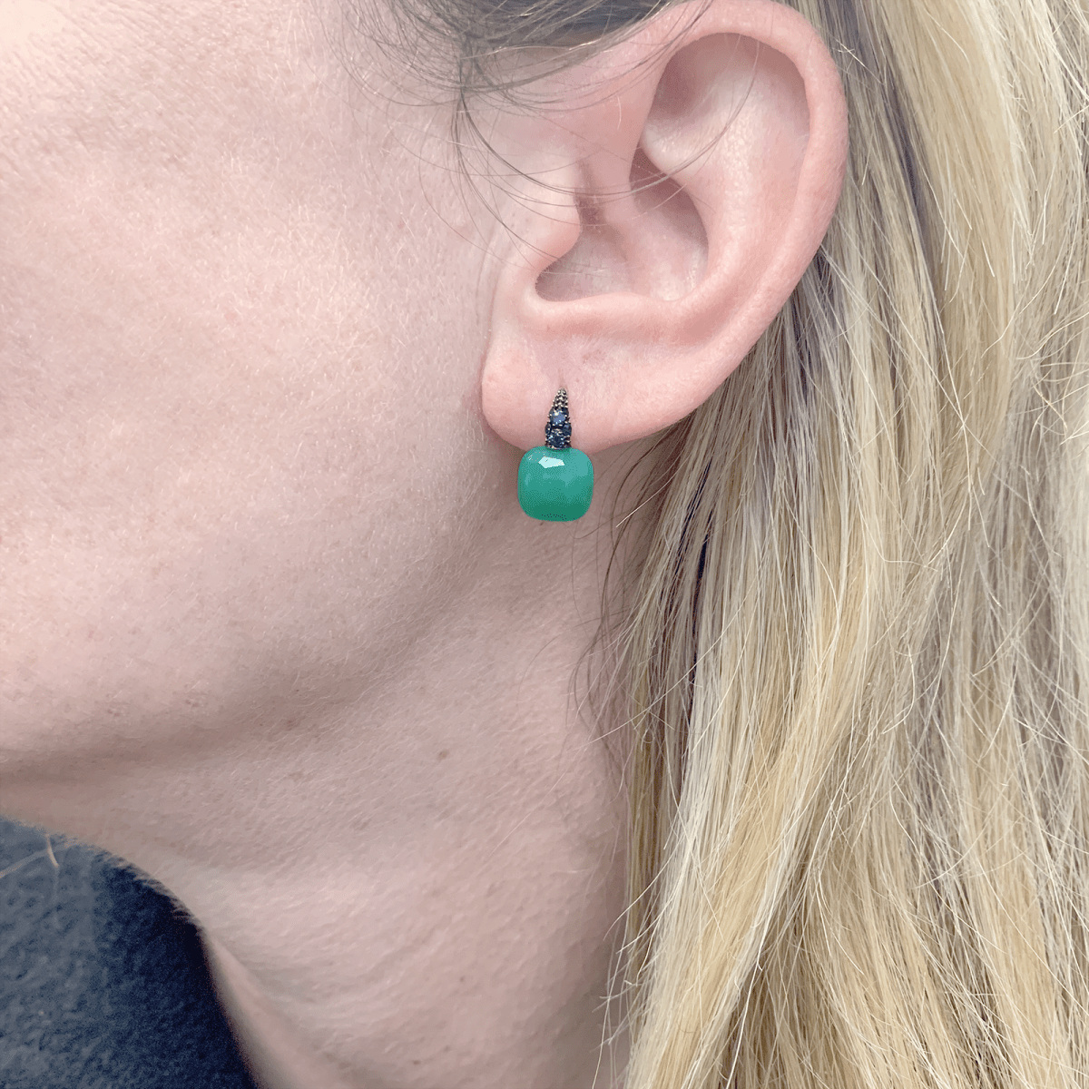 Boucles d'oreilles Pomellato "Capri" or, chrysoprase, saphirs. - Castafiore