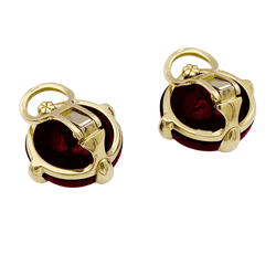 Boucles d'oreilles Pomellato, "Griffe", grenat, or jaune. - Castafiore