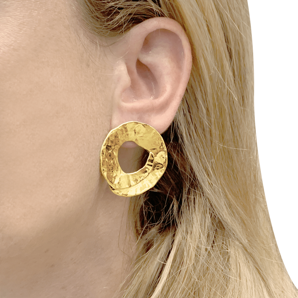 Earrings Arthus-Bertrand in yellow gold.