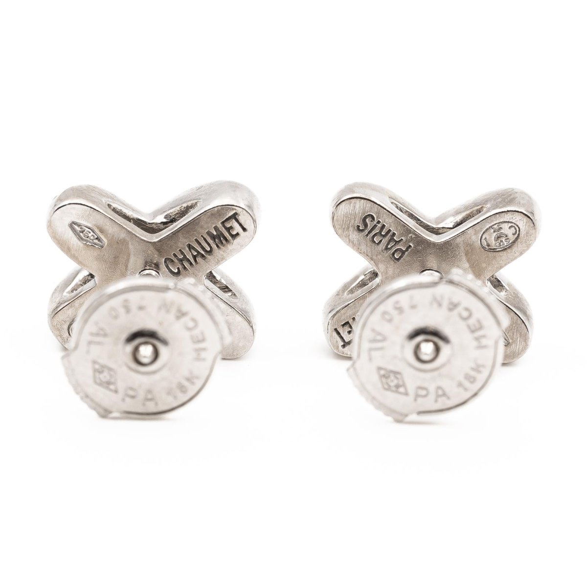 Boucles d'oreilles Puces CHAUMET "Liens" en or blanc et diamants - Castafiore