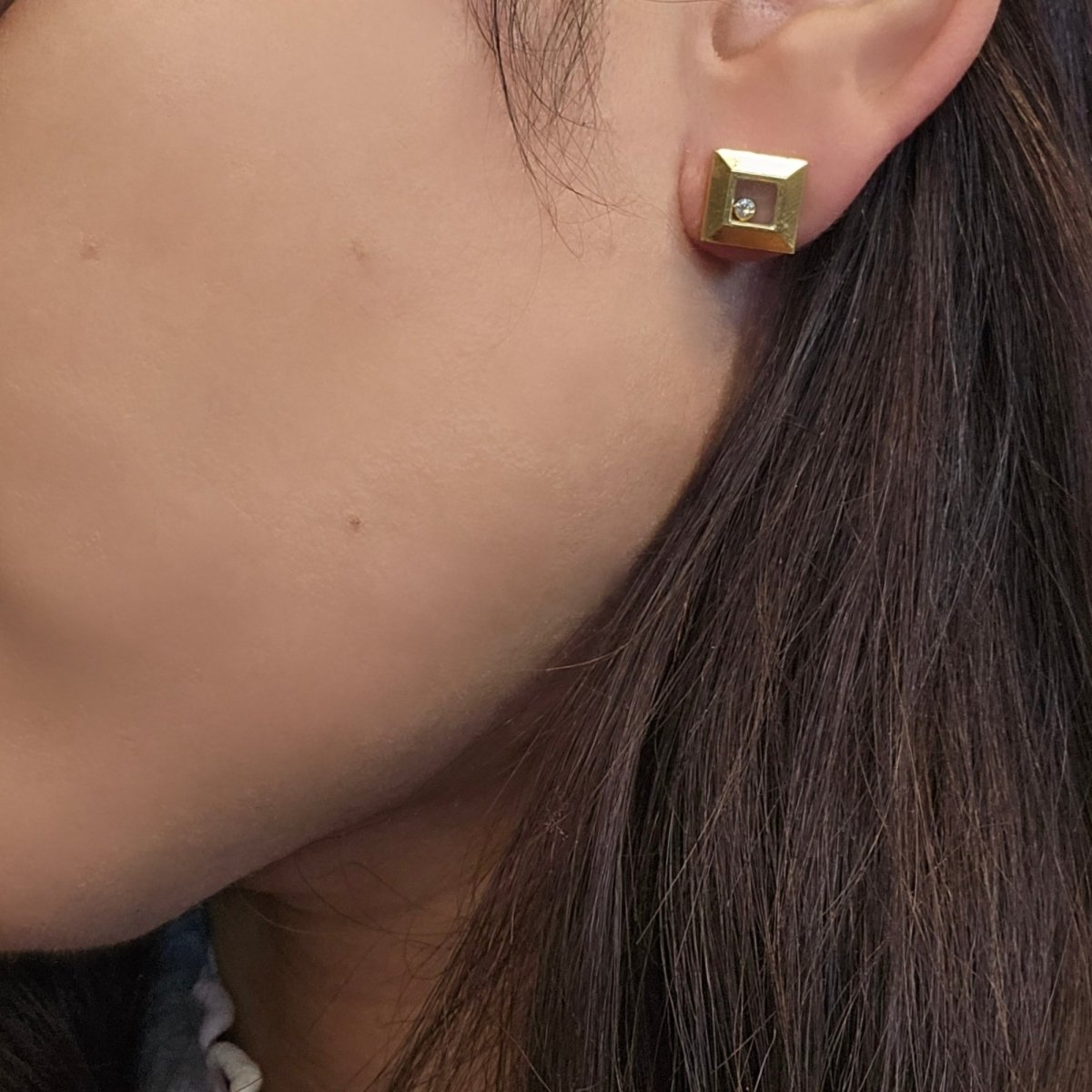 Boucles d'oreilles Puces CHOPARD "Happy Diamonds" en or jaune et diamants - Castafiore