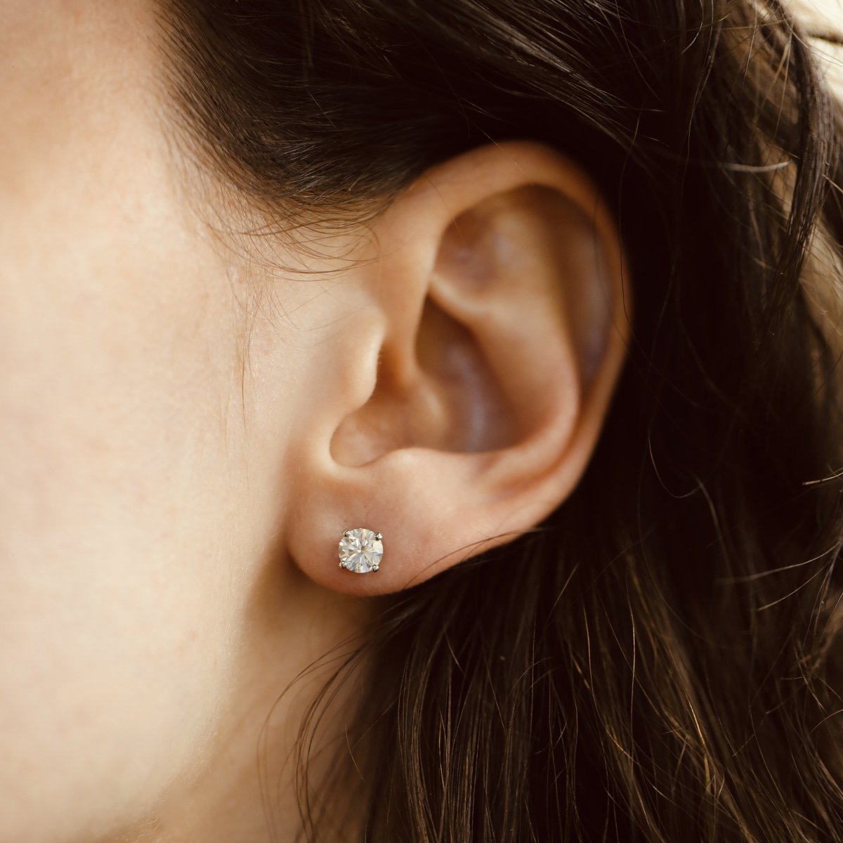 Boucles d'oreilles Puces DE BEERS en platine et diamants - Castafiore