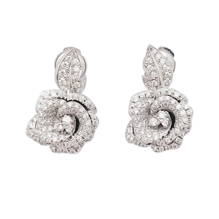 Boucles d’oreilles Puces DIOR "Bagatelle" en or blanc et diamants - Castafiore