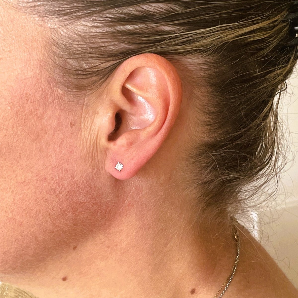 Boucles d'oreilles Puces en or blanc et diamants - Castafiore