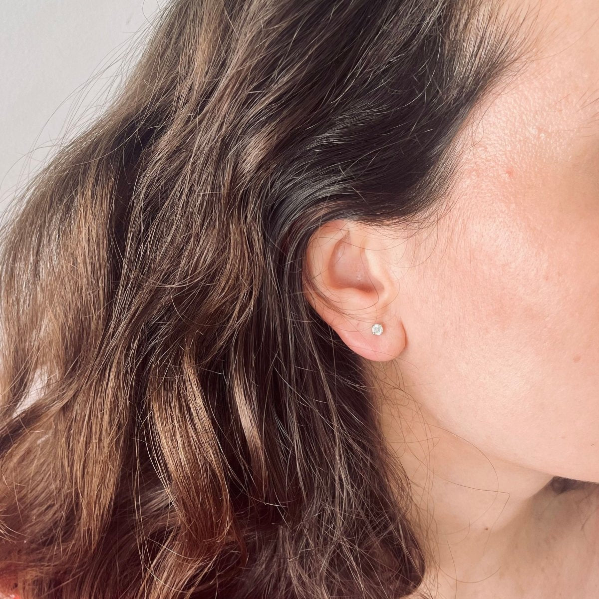 Boucles d'oreilles Puces en or blanc et diamants - Castafiore