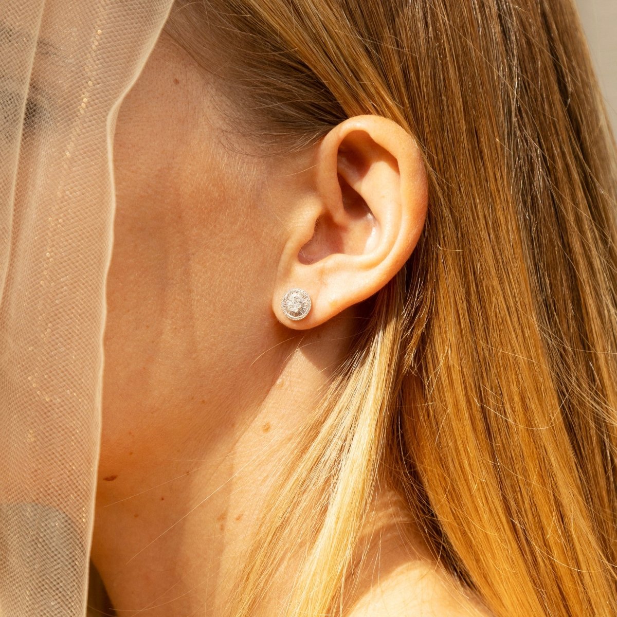 Boucles d'oreilles Puces en or blanc et diamants - Castafiore