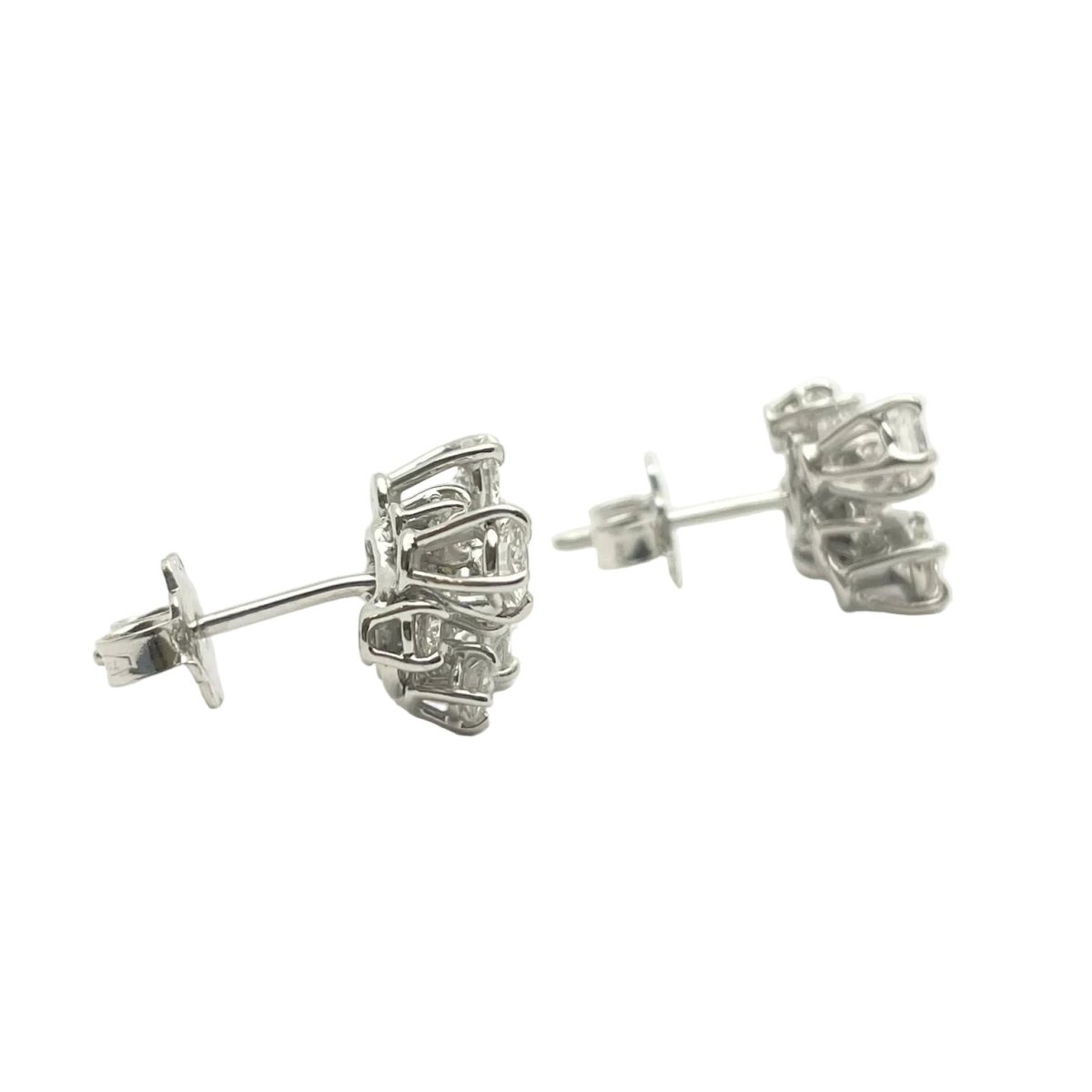 Boucles d'oreilles Puces en or blanc et diamants - Castafiore