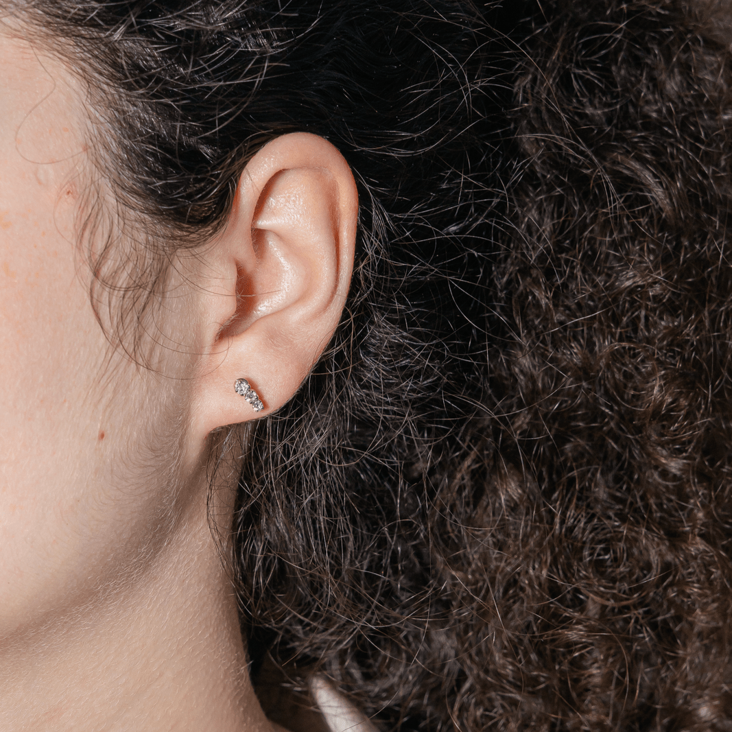 Boucles d'oreilles Puces en or blanc et diamants - Castafiore