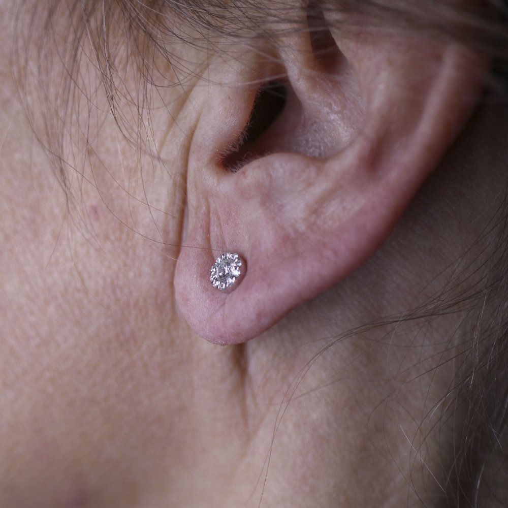 Boucles d'oreilles Puces en or blanc et diamants - Castafiore