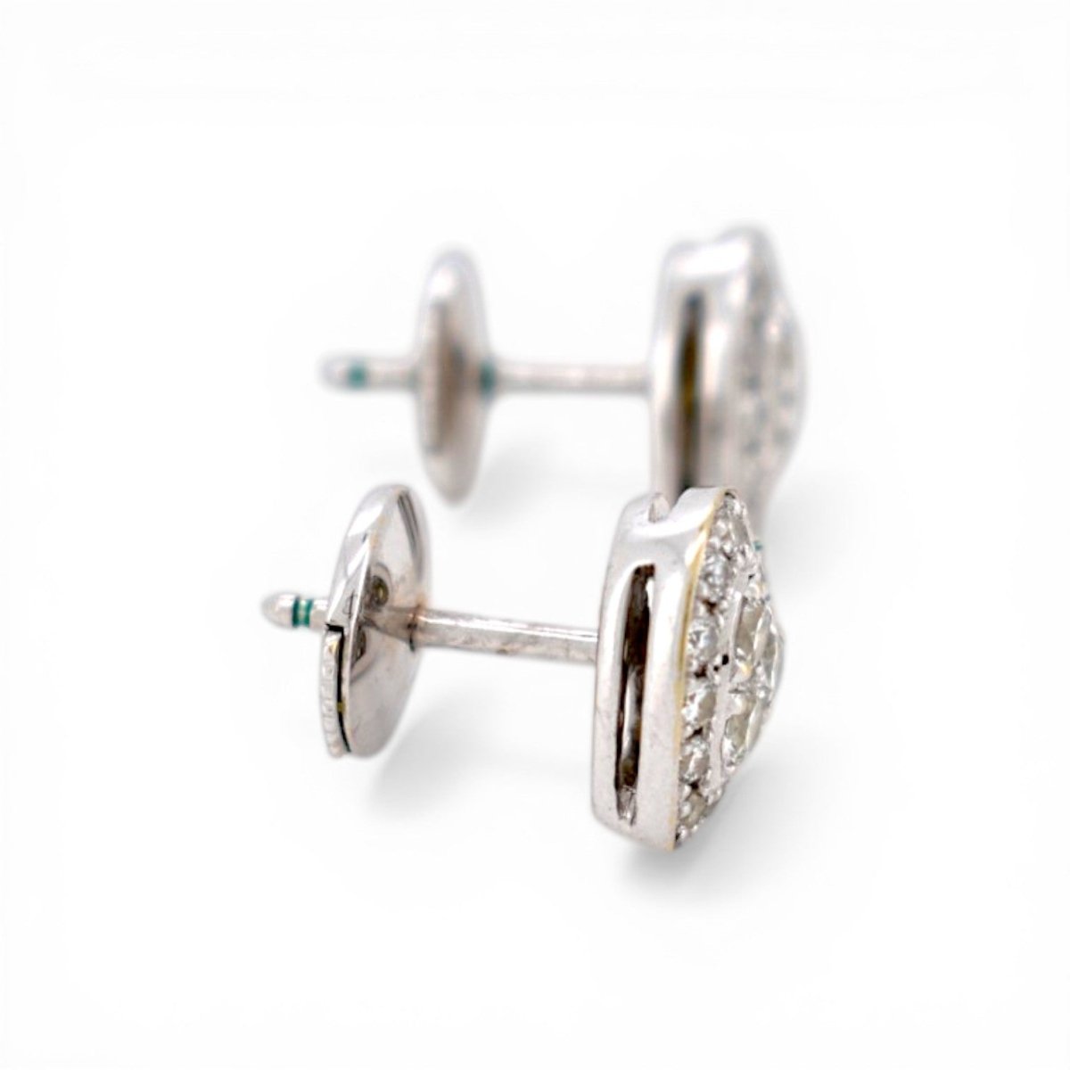 Boucles d'oreilles Puces en or blanc et diamants - Castafiore