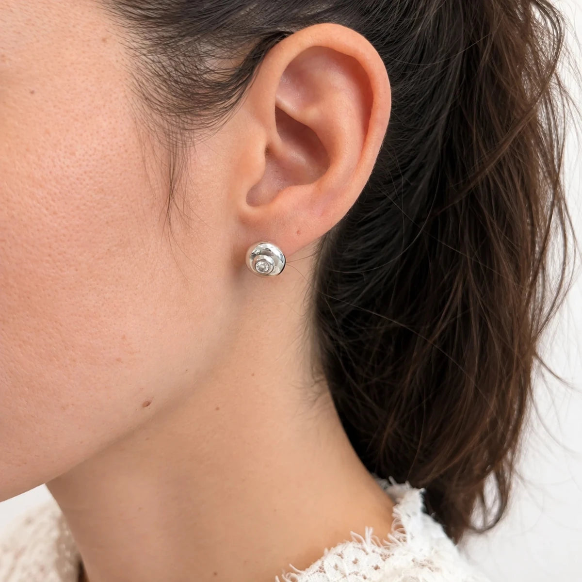 Boucles d’oreilles Puces en or blanc et diamants - Castafiore
