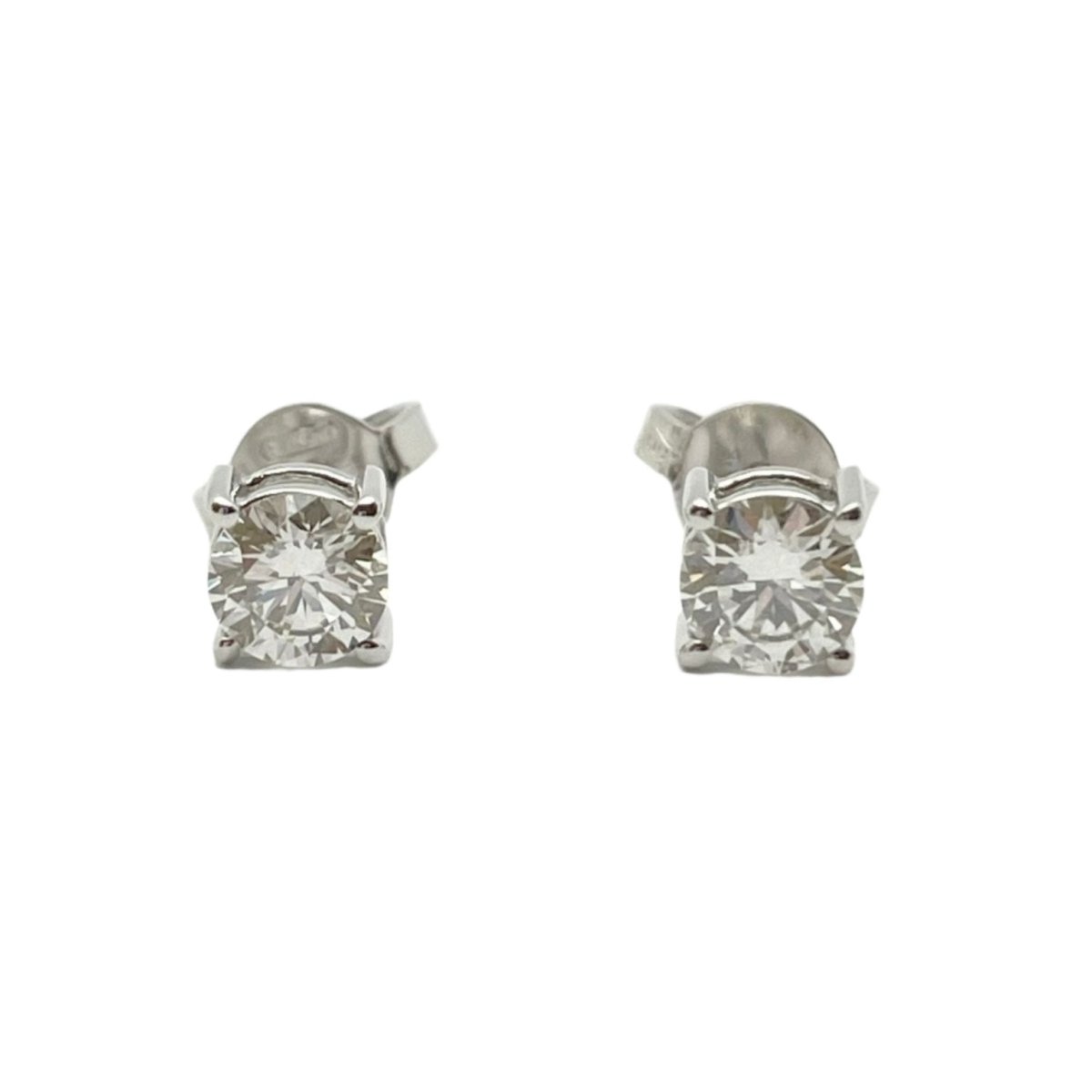 Boucles d'oreilles puces en or blanc et diamants naturels - Castafiore