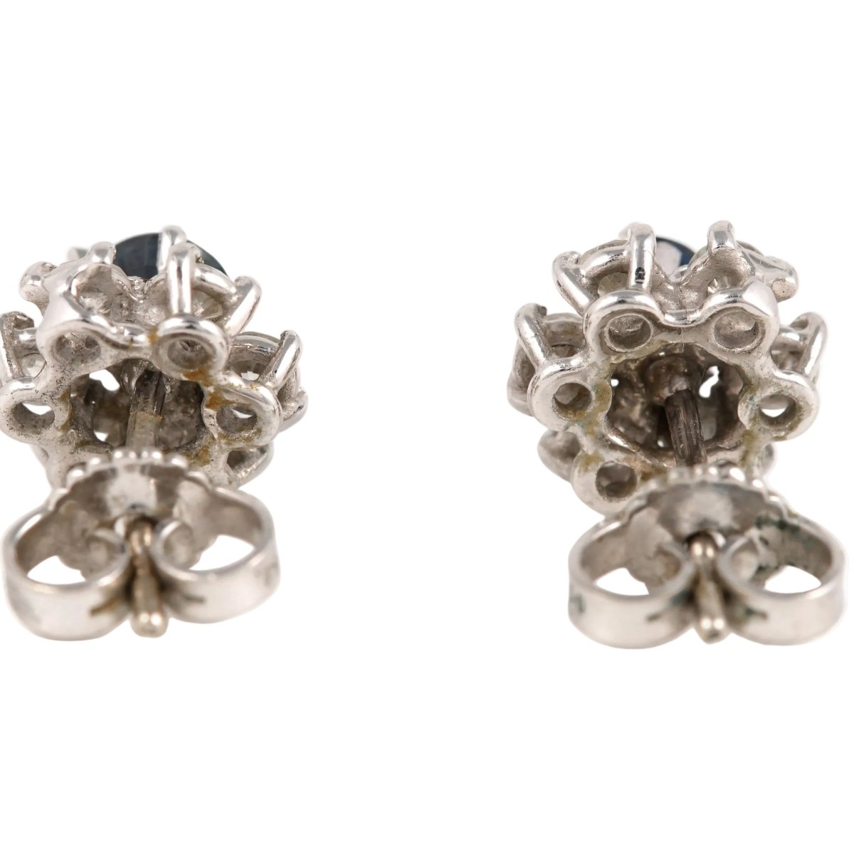 Boucles d'oreilles Puces en or blanc, saphirs et diamants - Castafiore
