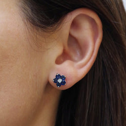 Boucles d'oreilles Puces en or blanc, saphirs et diamants - Castafiore