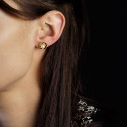 Ear chips yellow gold cultured pearl