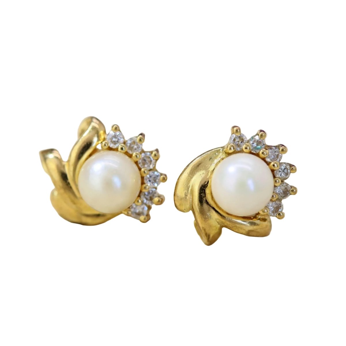 Boucles d'oreilles Puces en or jaune, perles de culture, et saphirs - Castafiore
