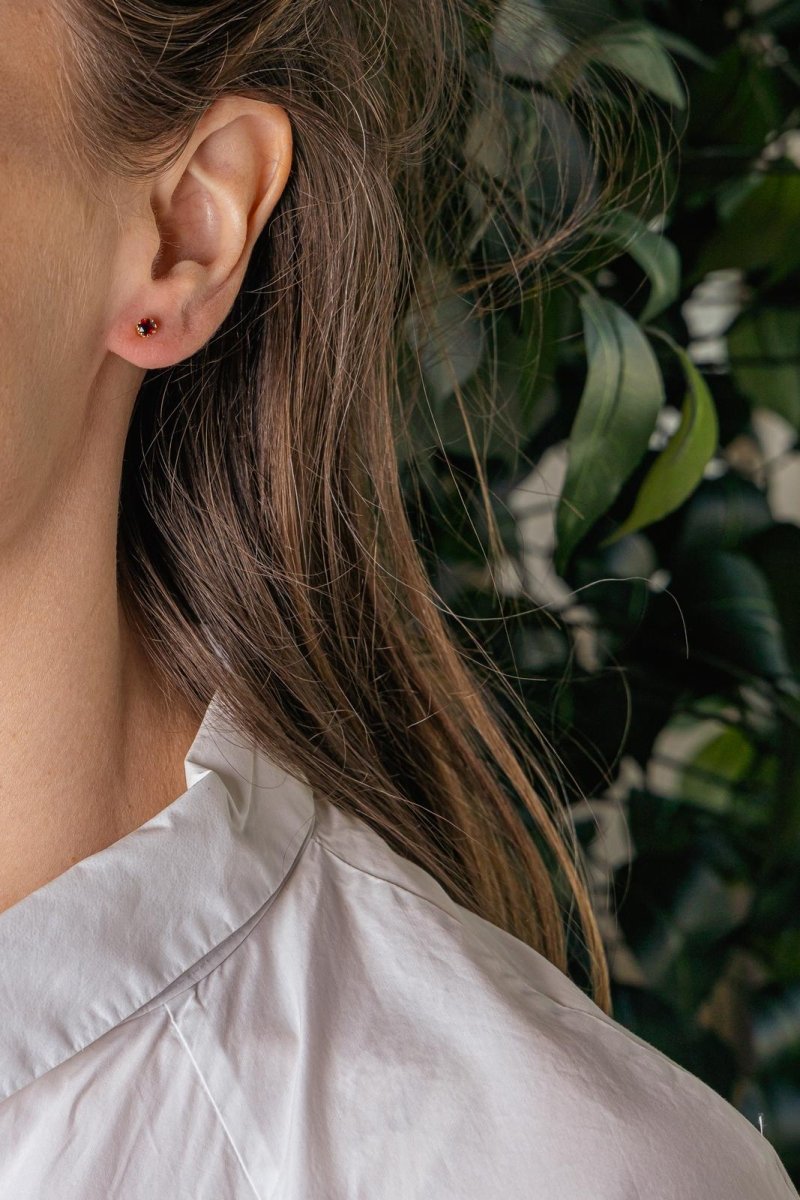 Boucles d'oreilles Puces Or jaune Rubis - Castafiore