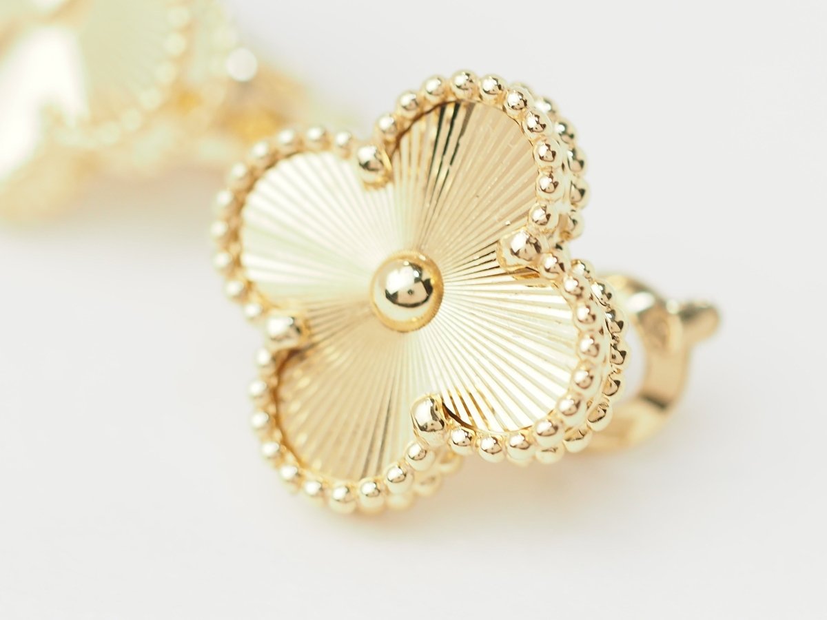 Boucles d'oreilles VAN CLEEF & ARPELS Alhambra vintage en or jaune - Castafiore
