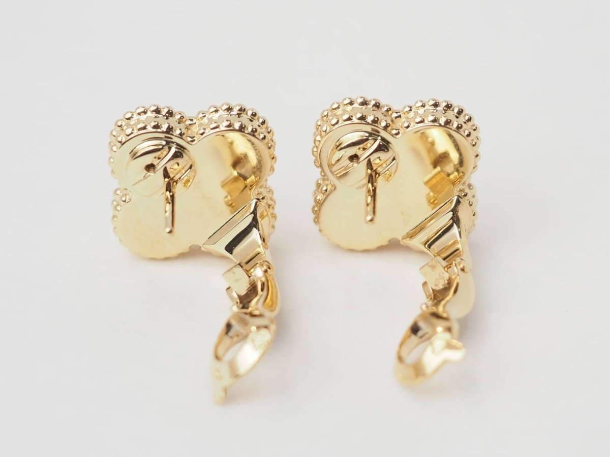 Boucles d'oreilles VAN CLEEF & ARPELS Alhambra vintage en or jaune - Castafiore