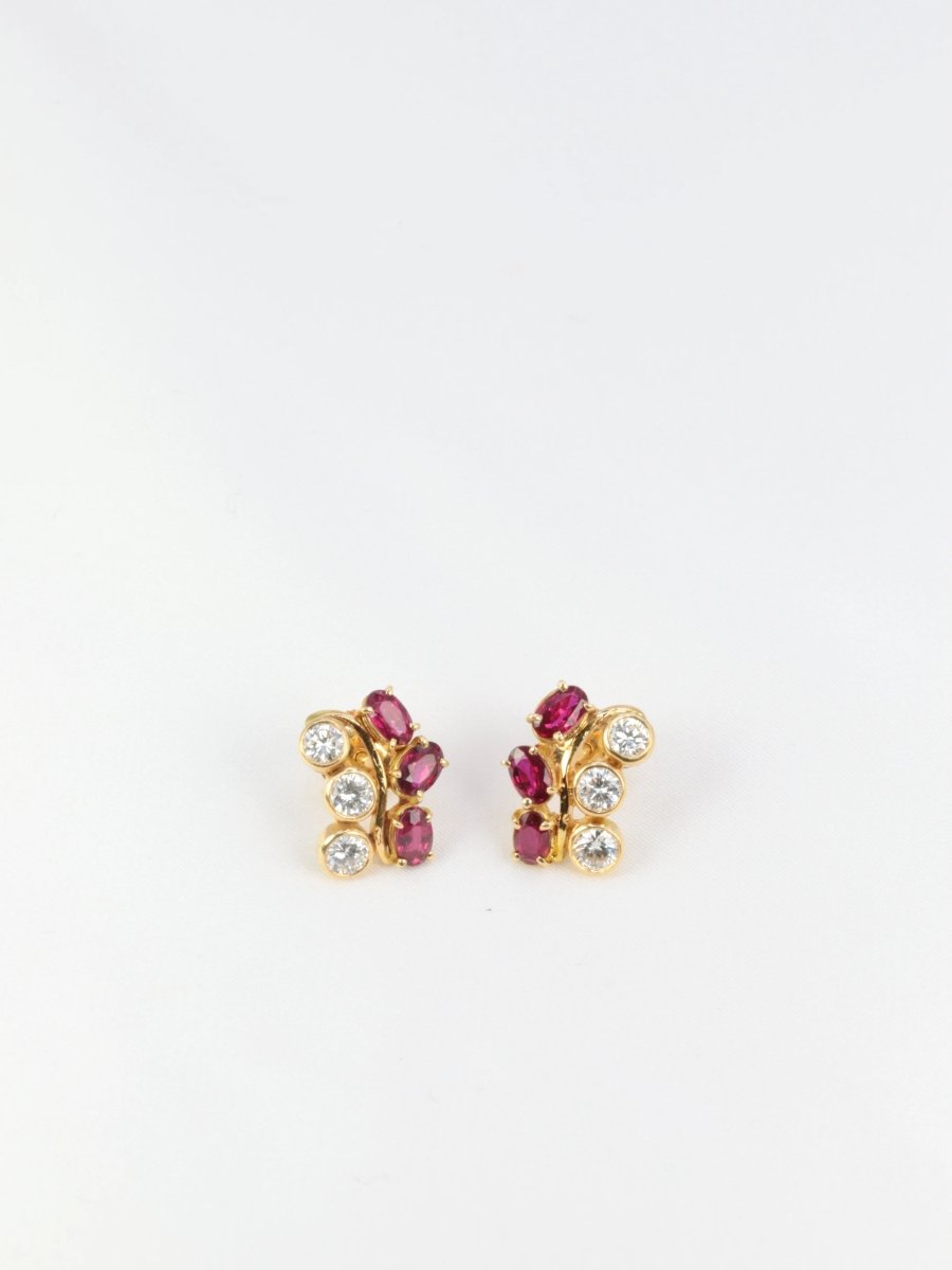 Boucles d’oreilles vintage en or, diamants et grenats - Castafiore
