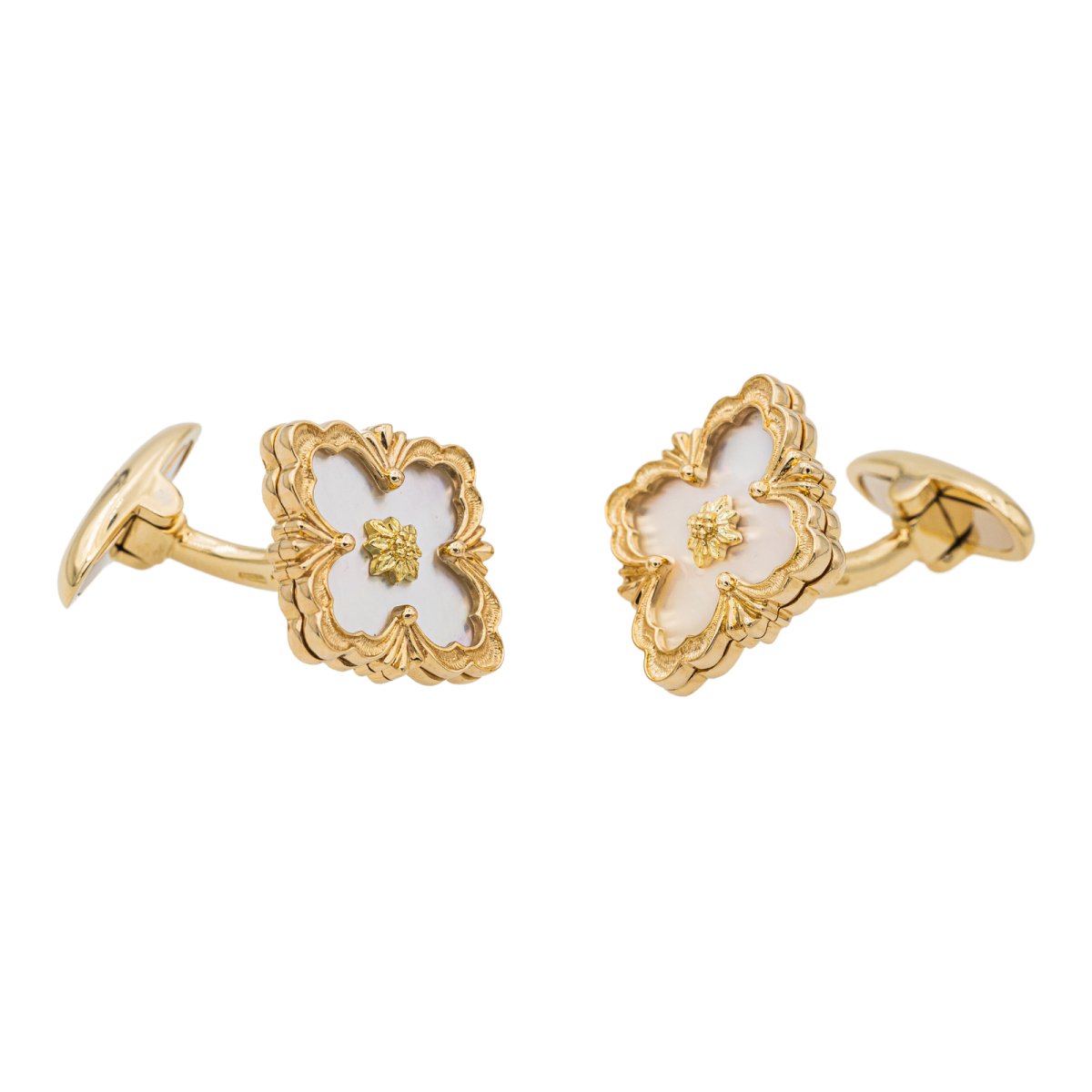 Boutons de manchette BUCCELLATI en or jaune et nacre - Castafiore