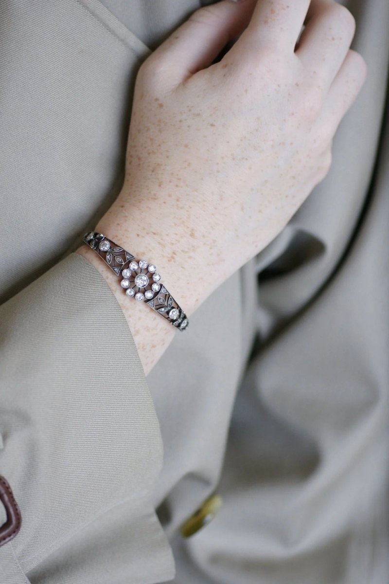 Bracelet ancien en or rose, argent, et diamants - Castafiore