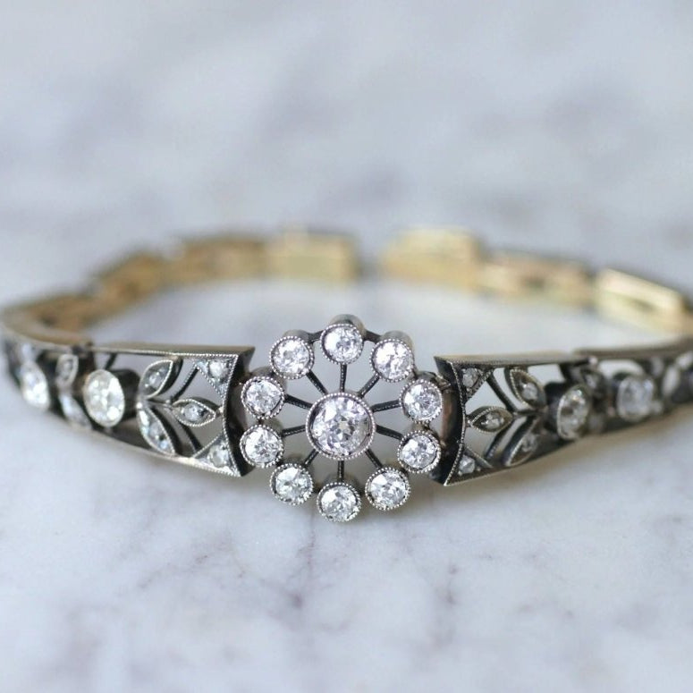 Bracelet ancien en or rose, argent, et diamants - Castafiore