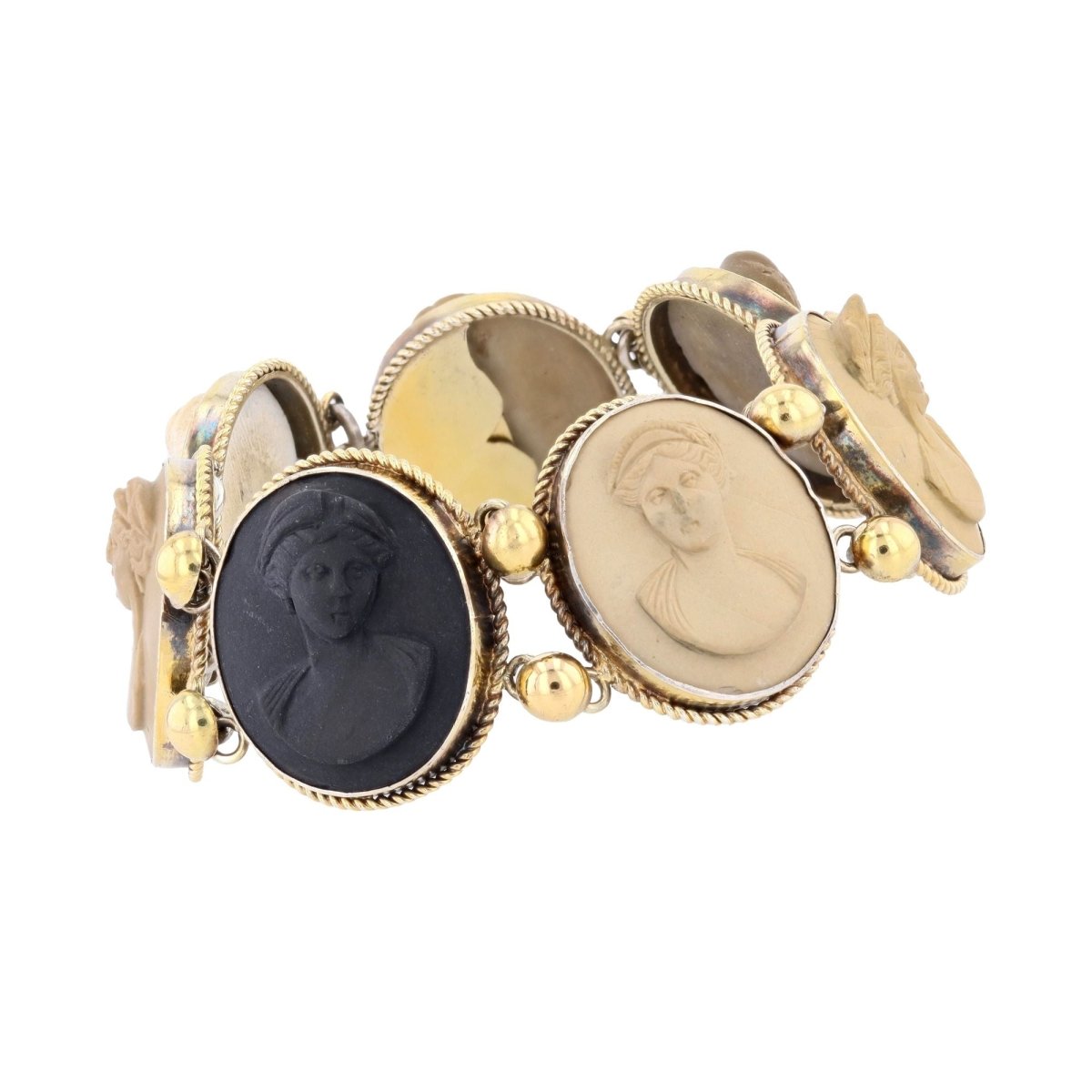 Bracelet former ruddy and cameos lava stones