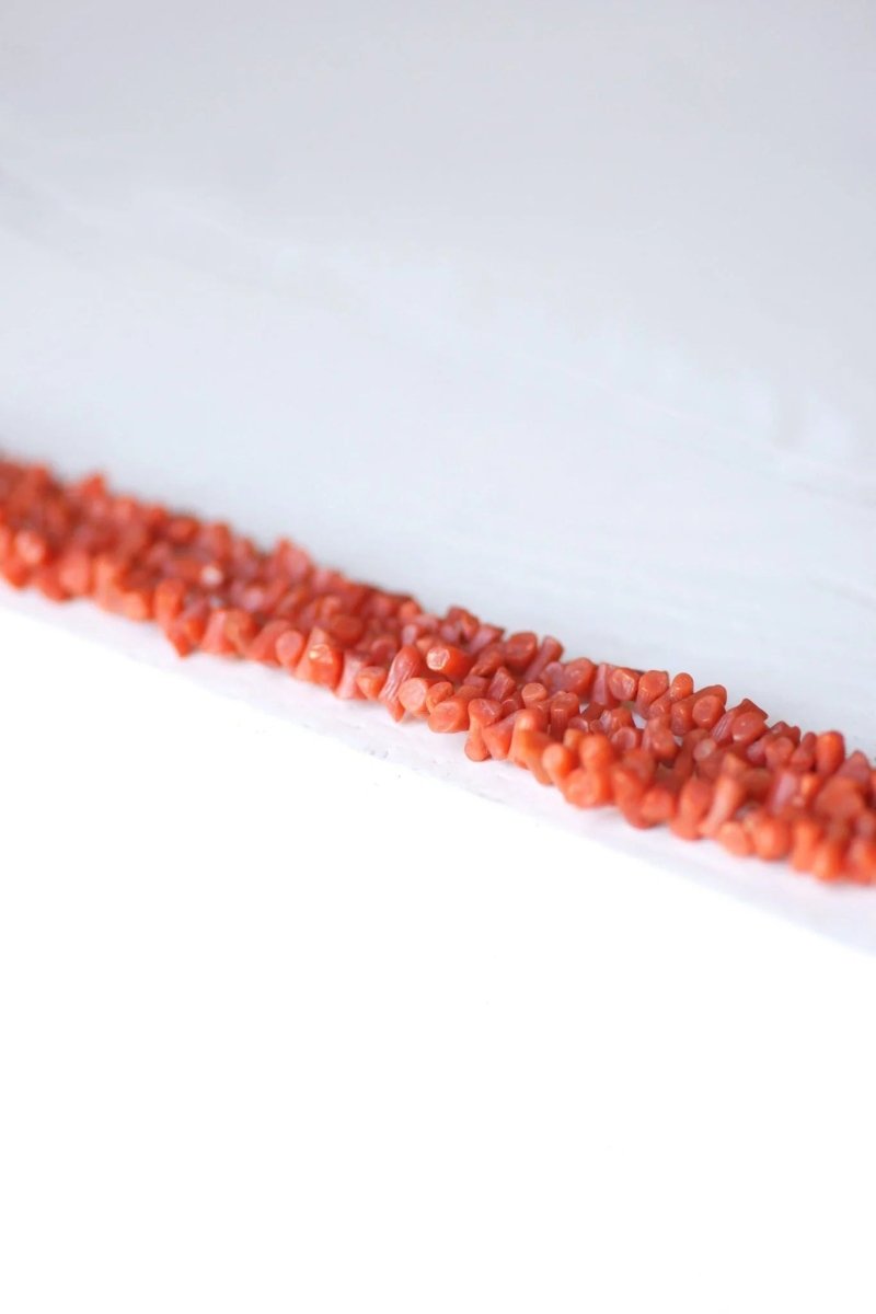 Bracelet ancien trois rangs de corail, fermoir or - Castafiore