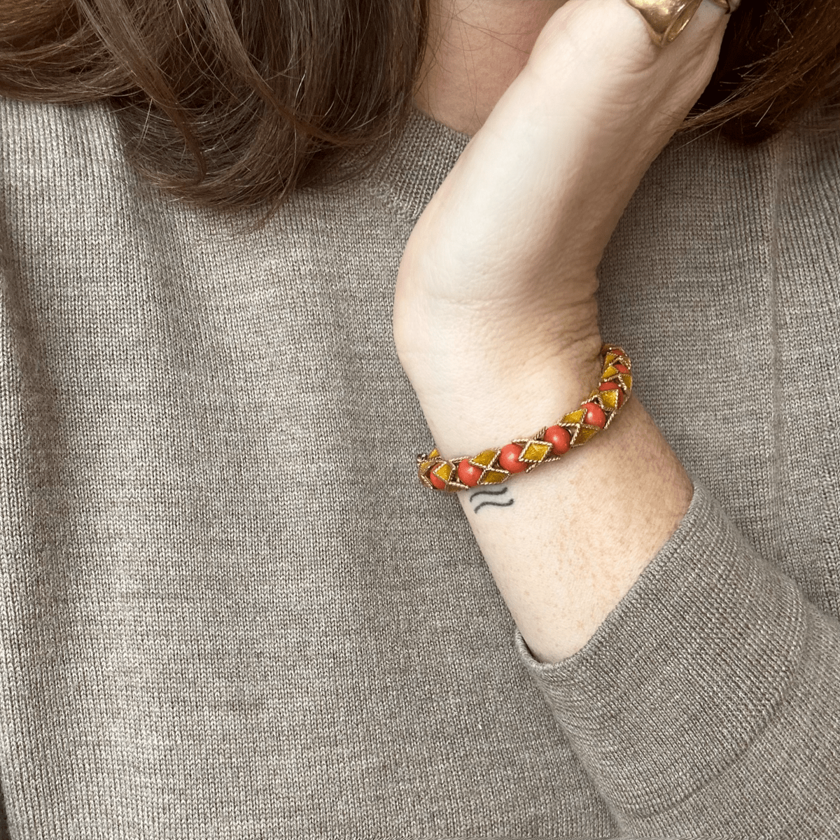 Bracelet articulé en or jaune et corail rouge - Castafiore