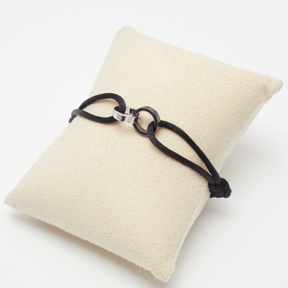 Bracelet Cartier Love Cord en or blanc et céramique - Castafiore