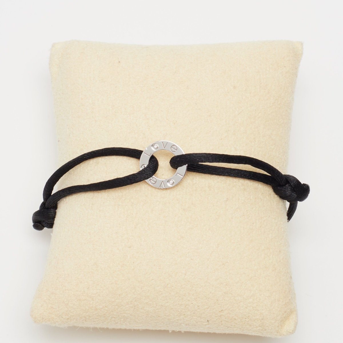 Bracelet Cartier Love Cord en or blanc et diamants - Castafiore