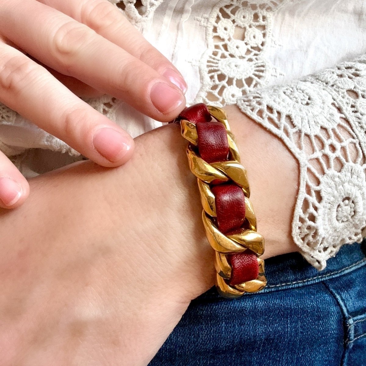Bracelet CHANEL en métal et cuir - Castafiore