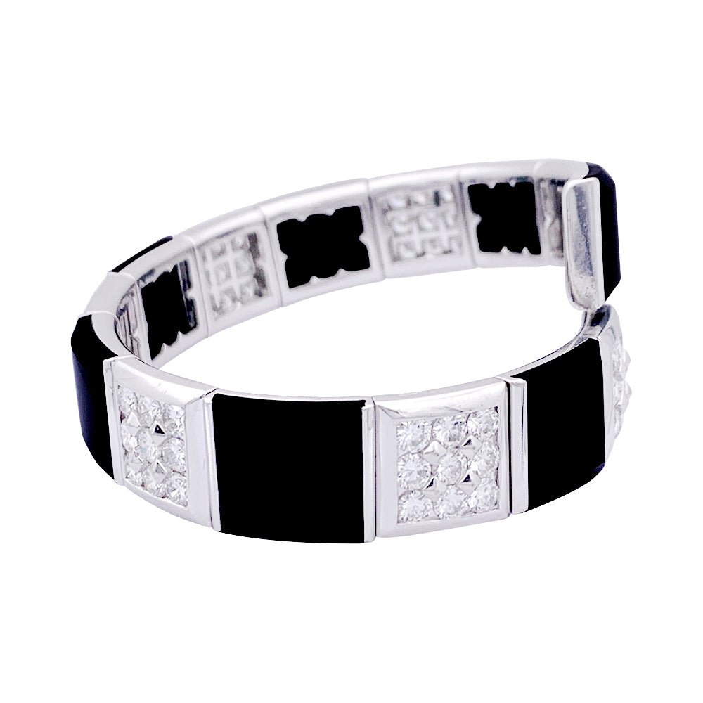 Bracelet CHANEL, "Harmonie", or blanc, diamants et onyx - Castafiore