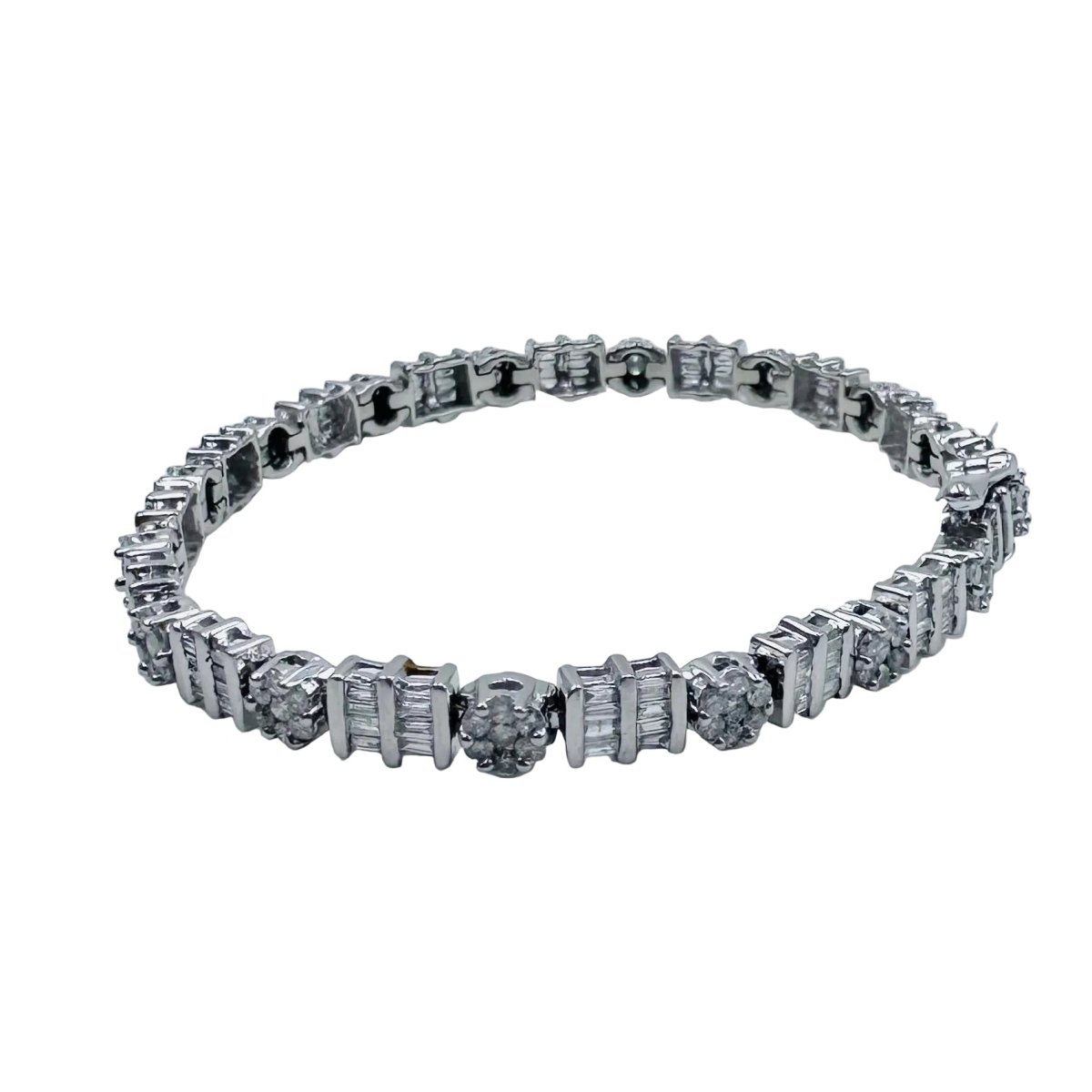 Bracelet en or blanc et diamants - Castafiore