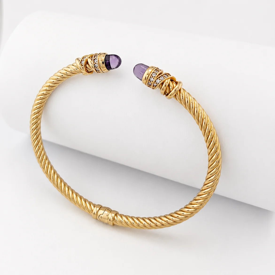 Bracelet Jonc en or jaune, améthystes et diamants - Castafiore