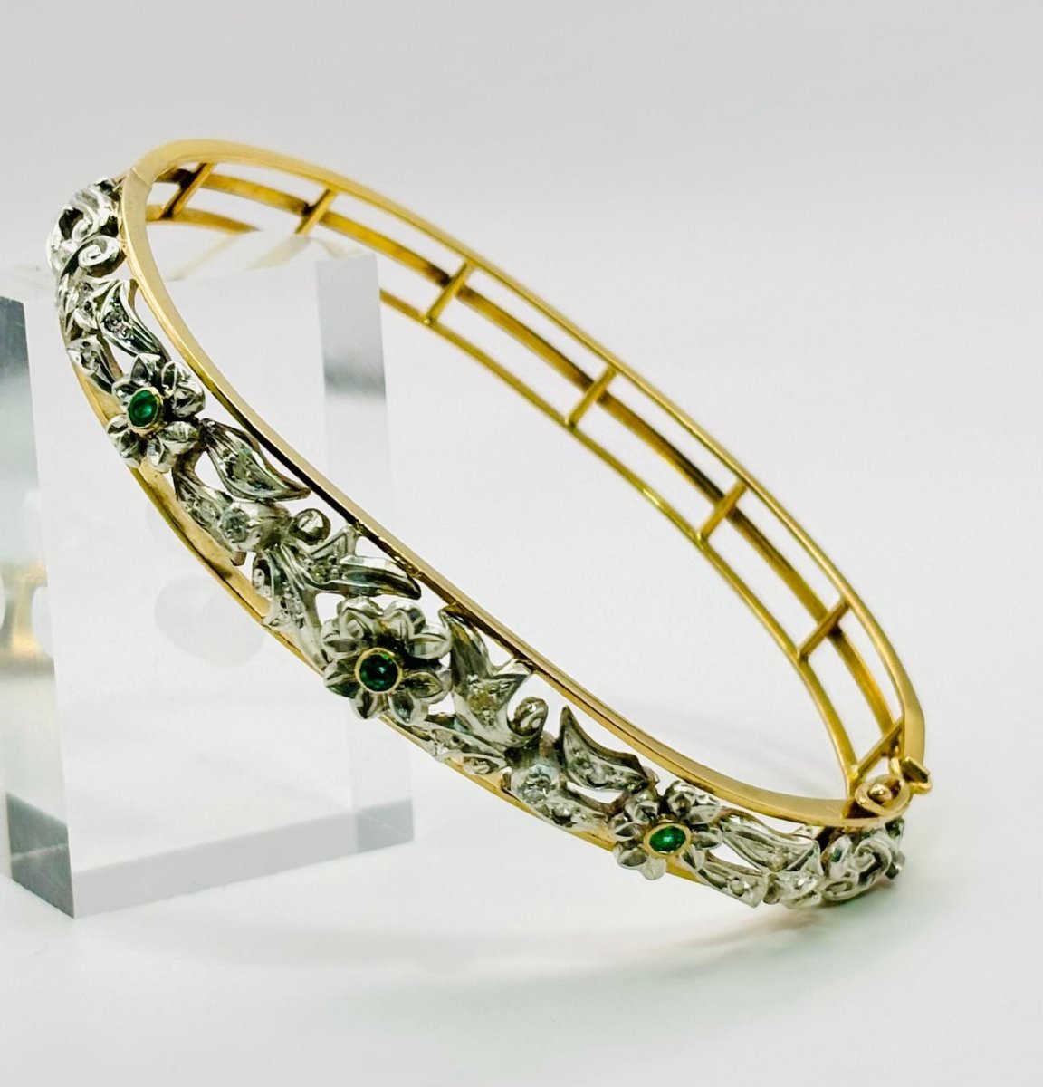 Bracelet Jonc en or jaune, argent, émeraudes et diamants - Castafiore