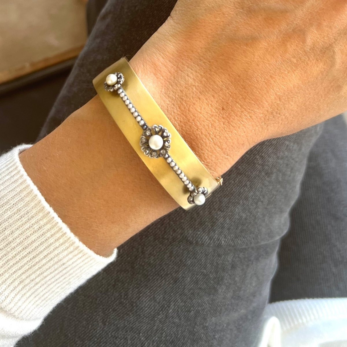 Bracelet Jonc en or jaune et perles - Castafiore