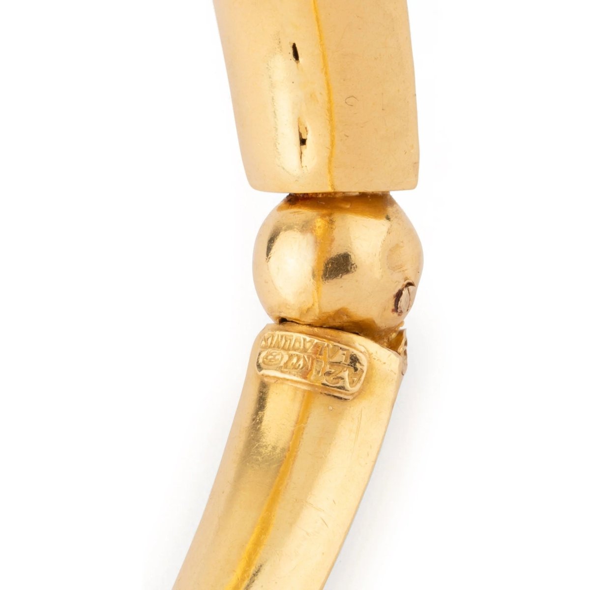 Bracelet jonc en or jaune martelé 22 k du créateur Lalaounis - Castafiore