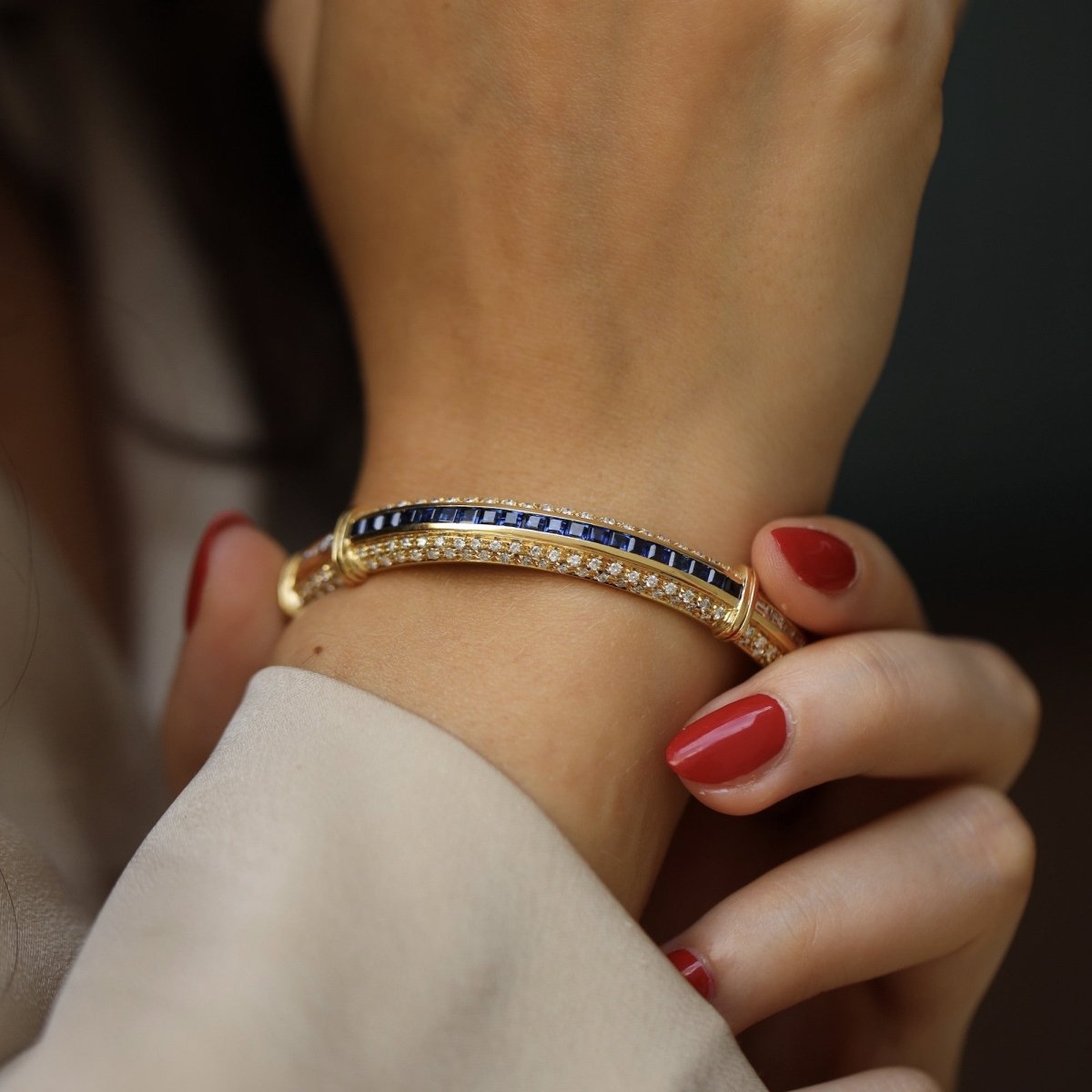 Bracelet Jonc en or jaune, saphirs et diamants - Castafiore