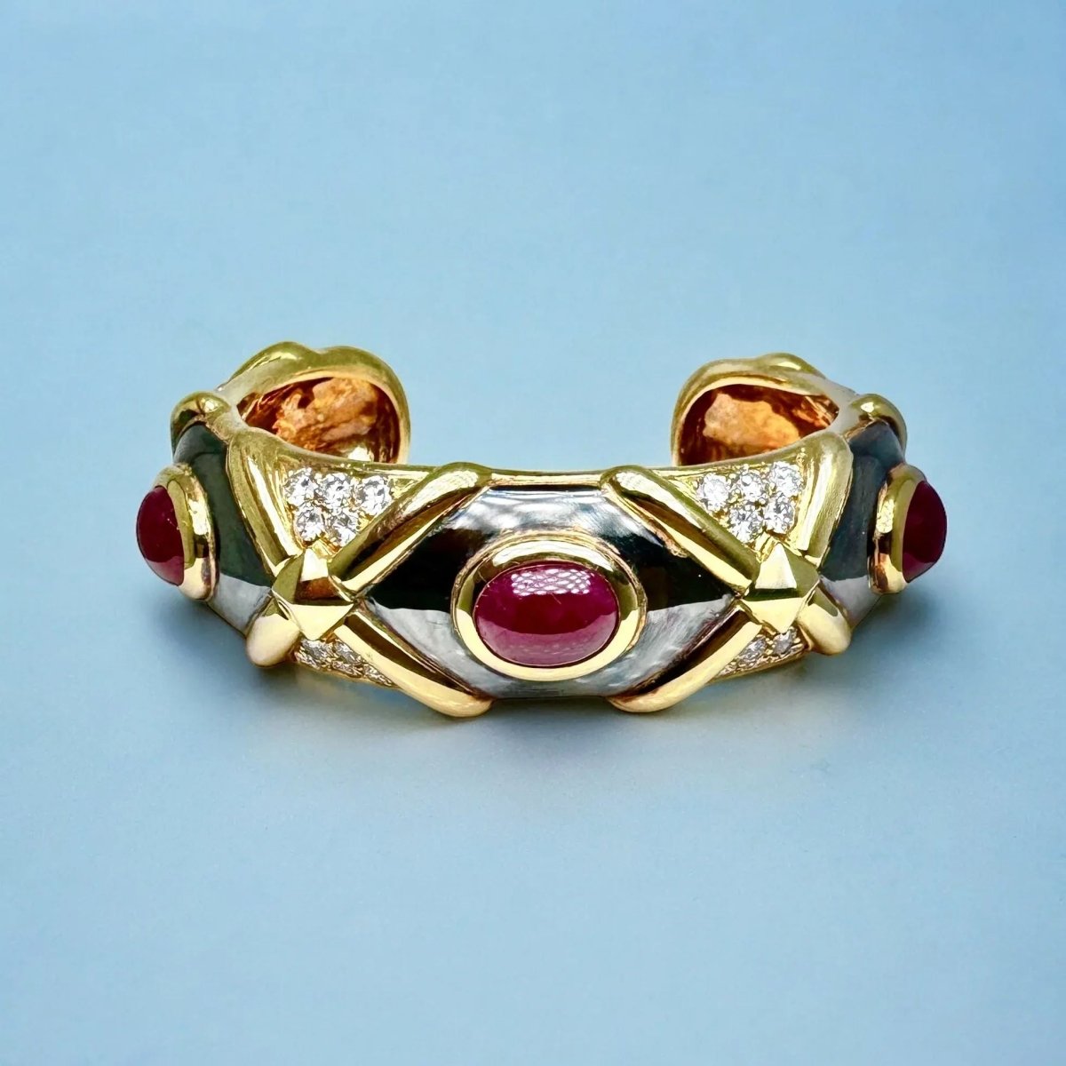 Bracelet jonc en or noirci, or jaune, rubis et diamants - Castafiore