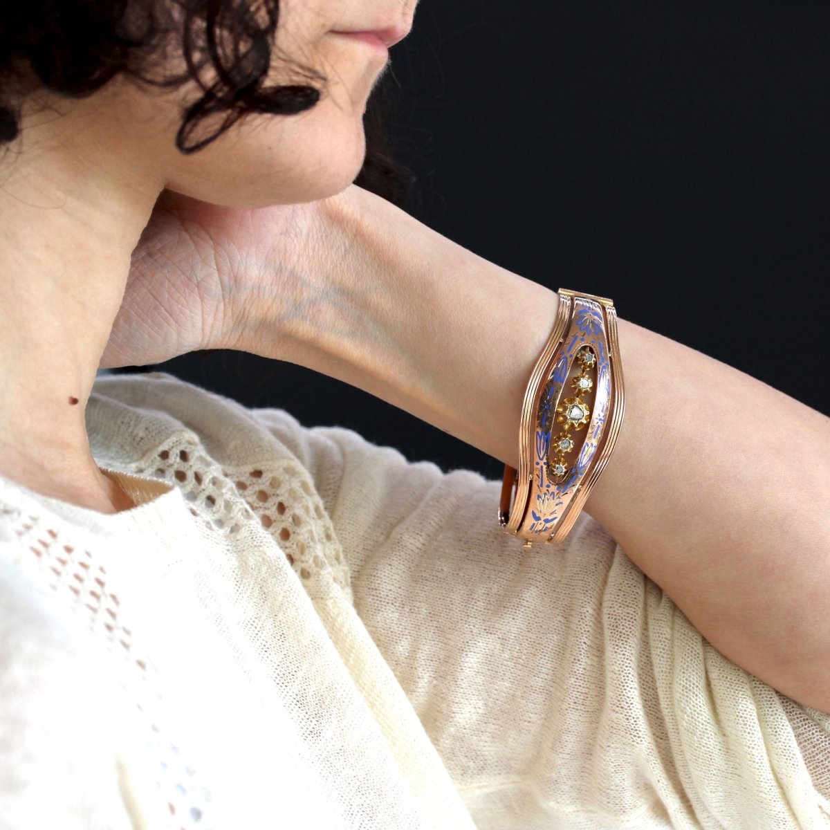 Bracelet Jonc en or rose, émail et diamants - Castafiore