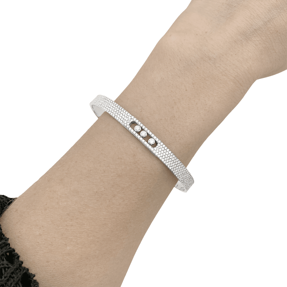 Bracelet Messika, "Bangle Pavé Move Noa", white gold and diamonds.